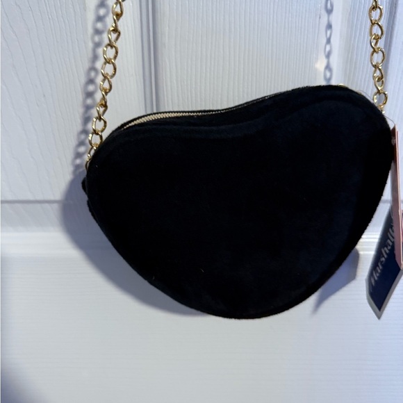 Juicy Black Heart-Shaped Bag with Gold Chain - Picture 2 of 4